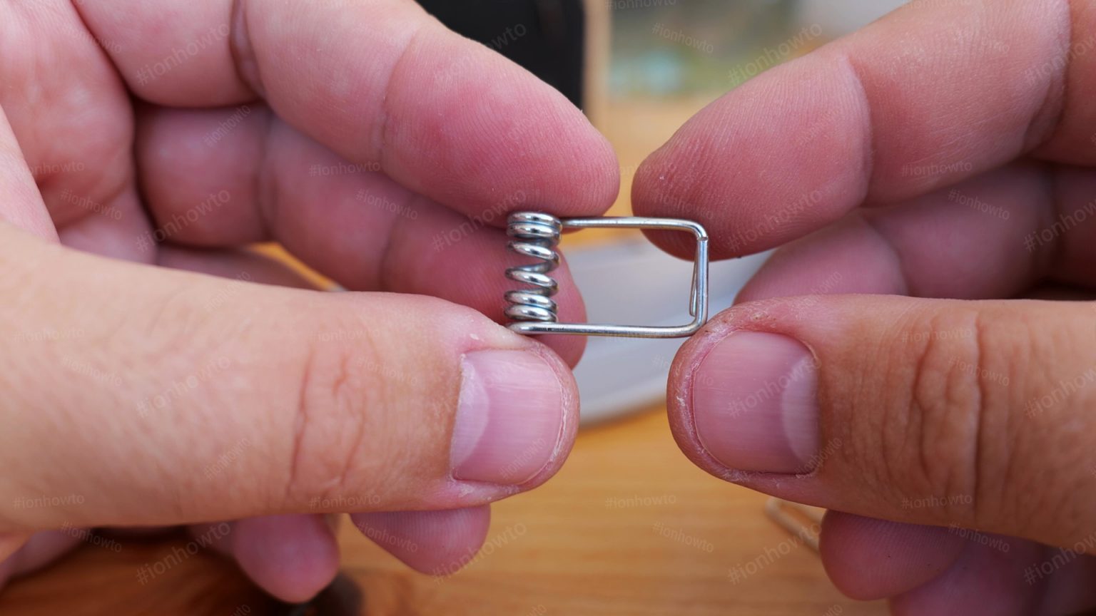 plastic-welding-with-a-paperclip-how-to-weld-plastic-ion-howto